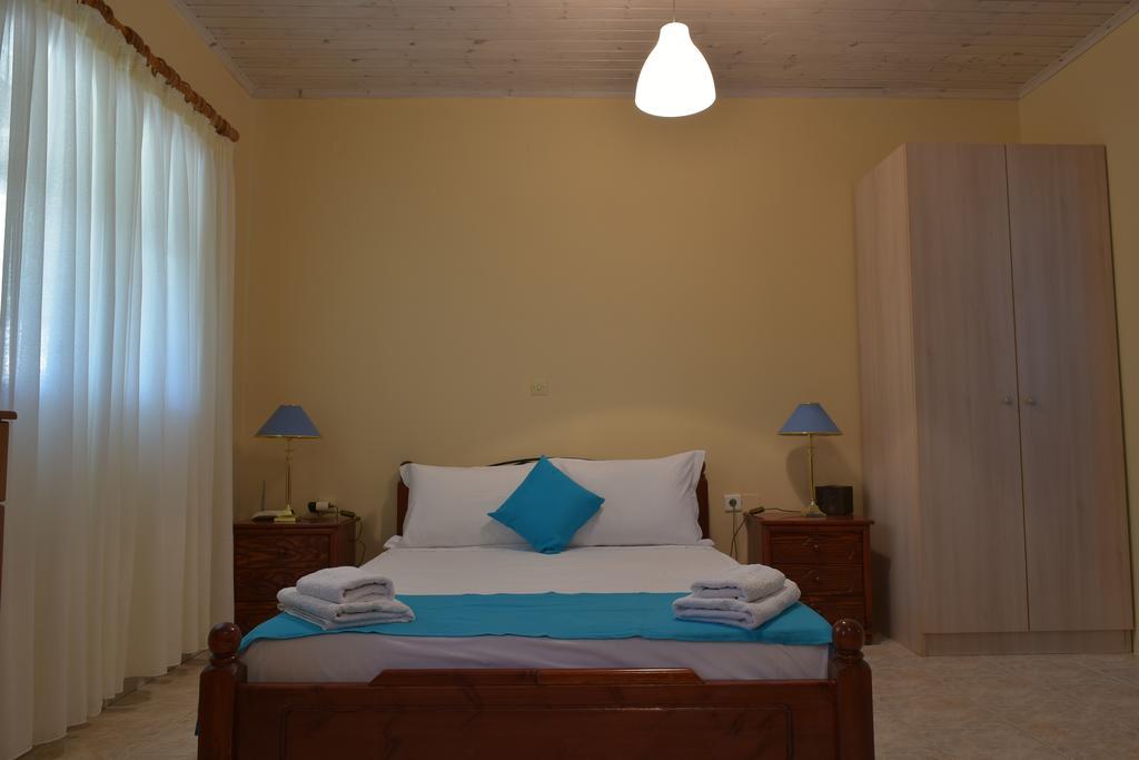 Paxos Santa Marina Villas Gaios Eksteriør billede