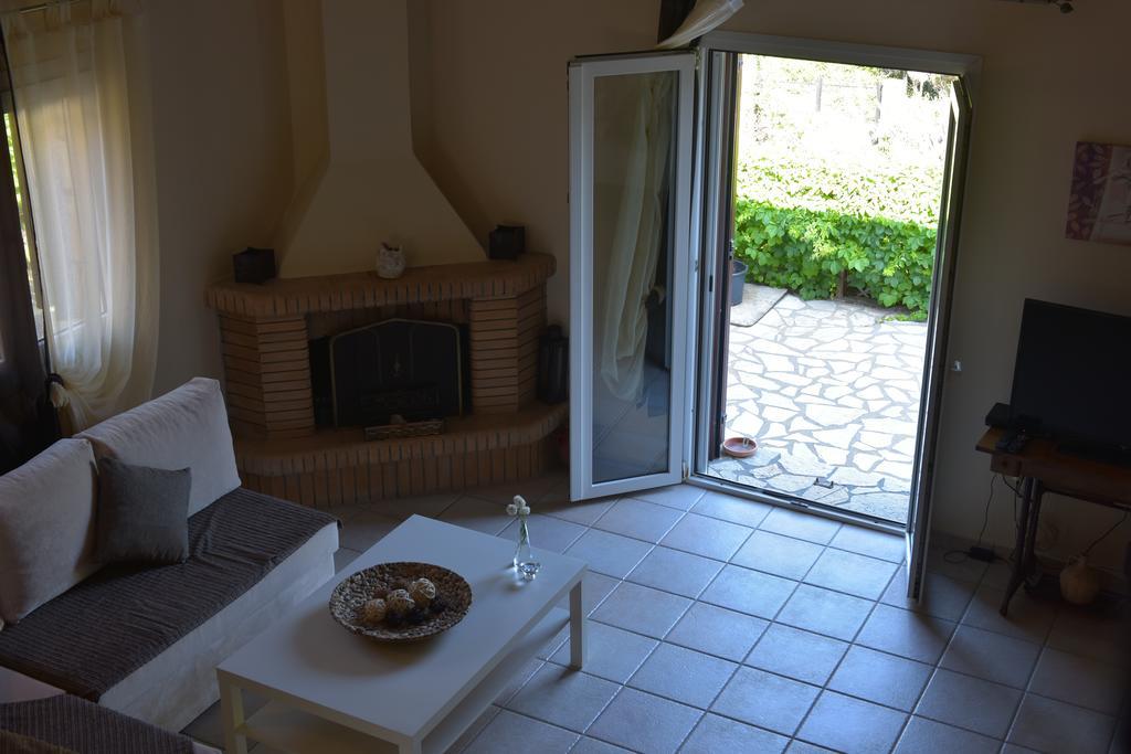 Paxos Santa Marina Villas Gaios Eksteriør billede